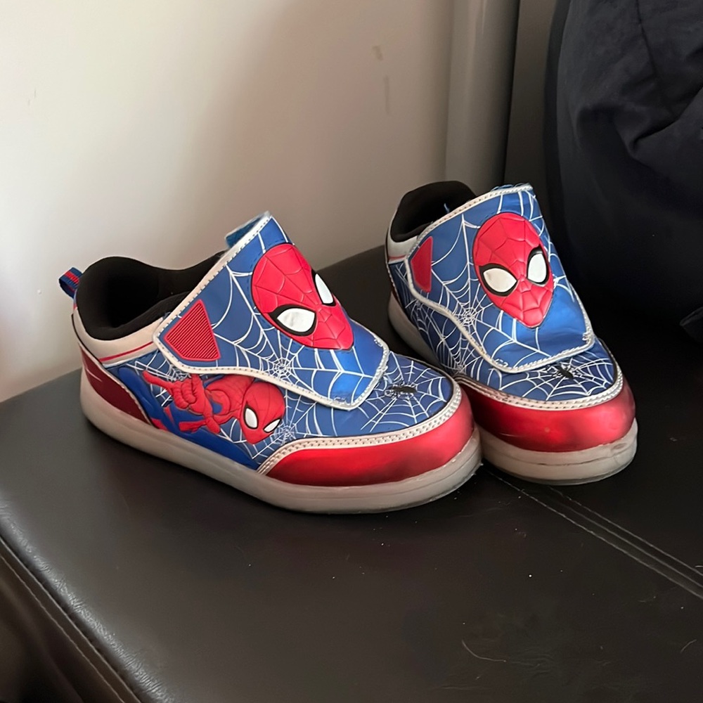 Marvel Light up Velcro Spider-Man Shoes 12